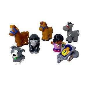 Fisher Price LITTLE PEOPLE LOT 7 Horses, Cow, Gorilla, Dog, Mom And Baby